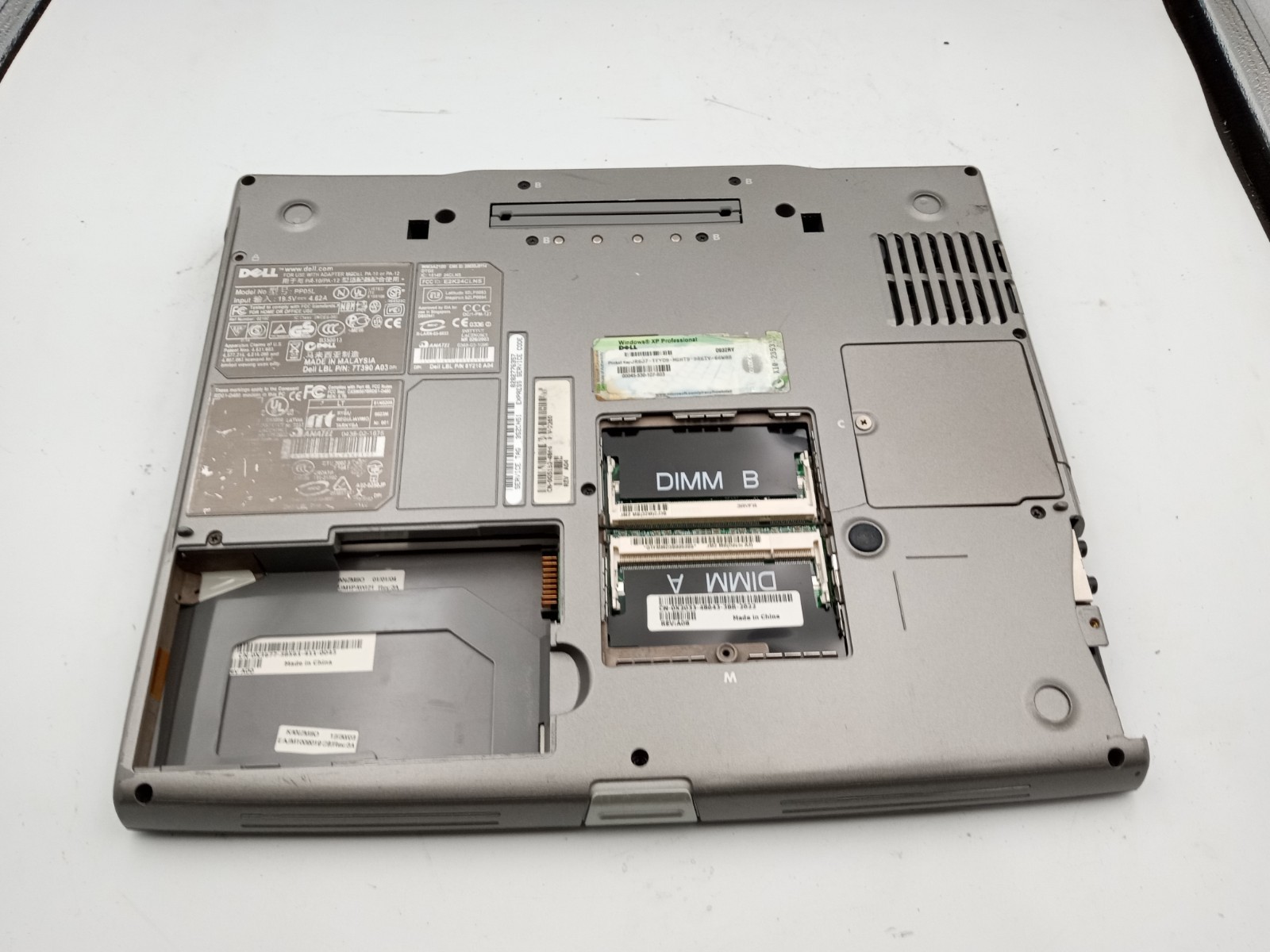 Dell Latitude D600 14″ Laptop Intel Pentium – PARTS/REPAIR – BAD TOUCHPAD -RR