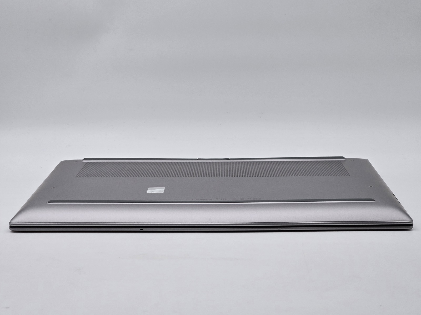 HP ZBook Studio 16 G11 Ultra 9 185H RTX 3000 Ada 64GB 1TB 4K Grade C