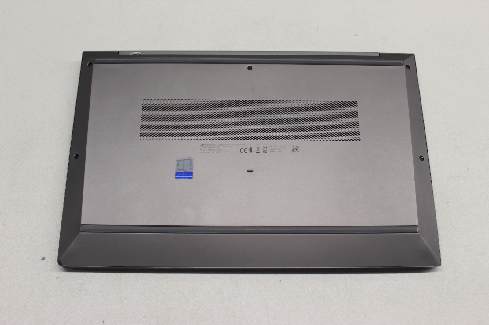 HP ZBook Firefly 15G7 Mobile WS I7-10610U 256GB NVME 16GB DDR4 Nvdia-See Des