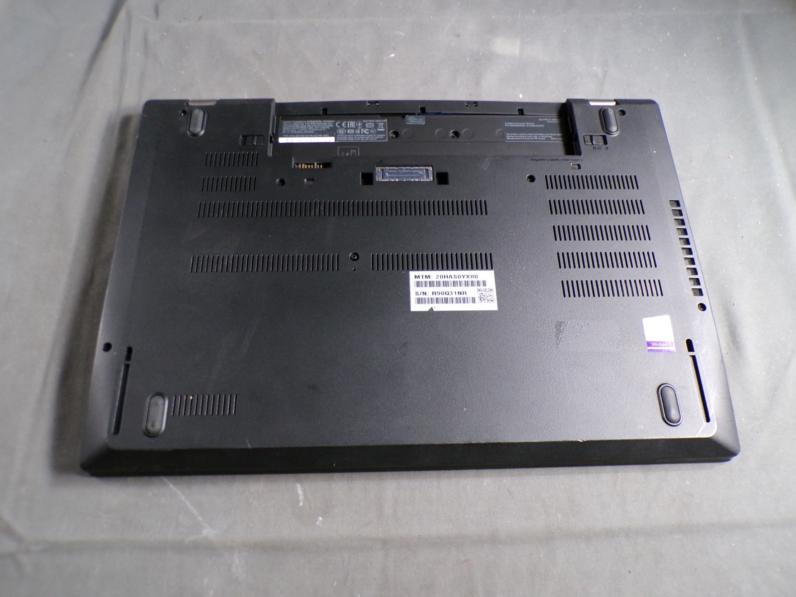 THINKPAD LENOVO T570 INTEL CORE i5-7200U 2.50GHZ 8GB RAM **NO HD/ NO CADDIE