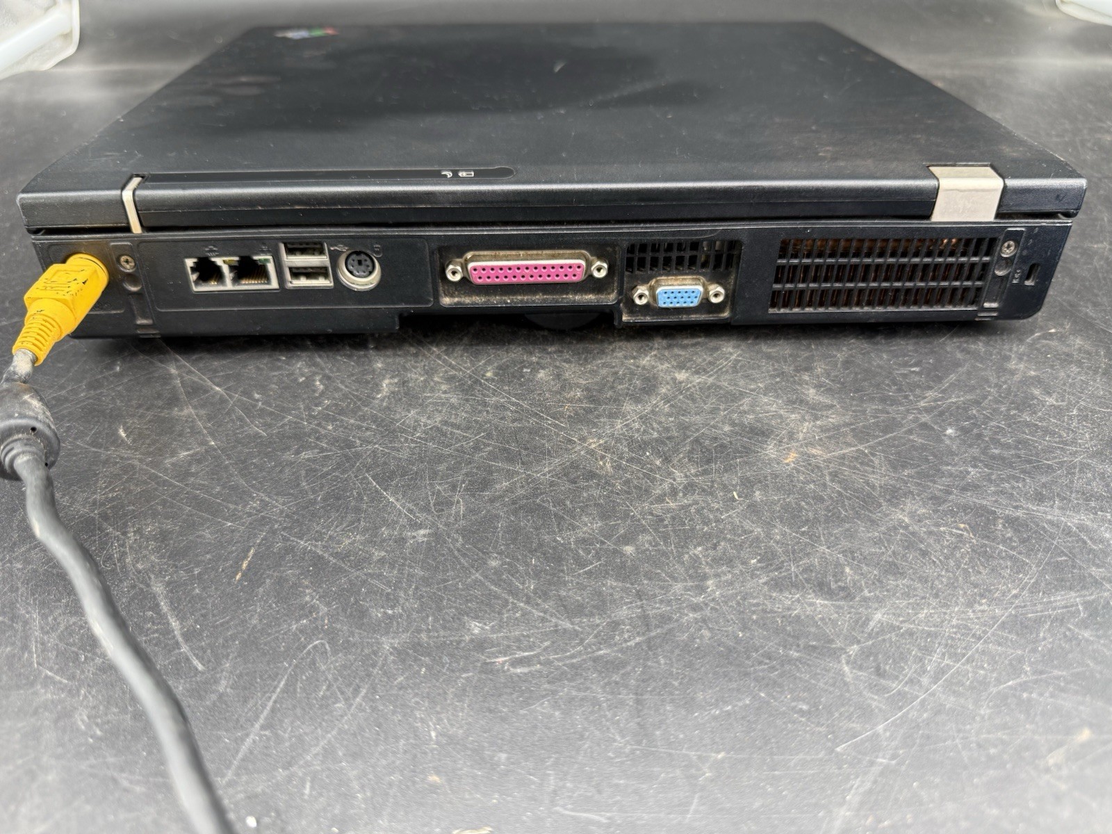 VINTAGE IBM ThinkPad G40 15.1” WinXPpro, 256Mb, 20GB, CD, Charger, Powers On
