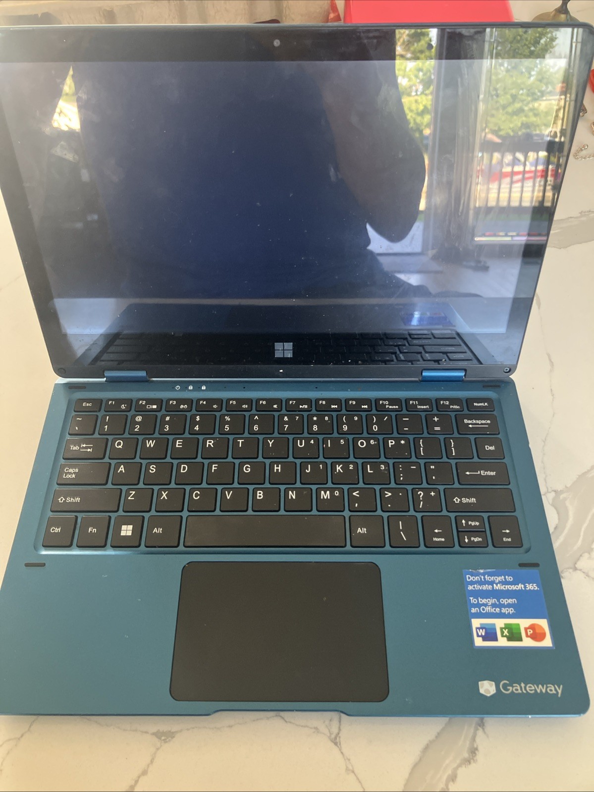 Gateway GWTC116-2BL notebook computer