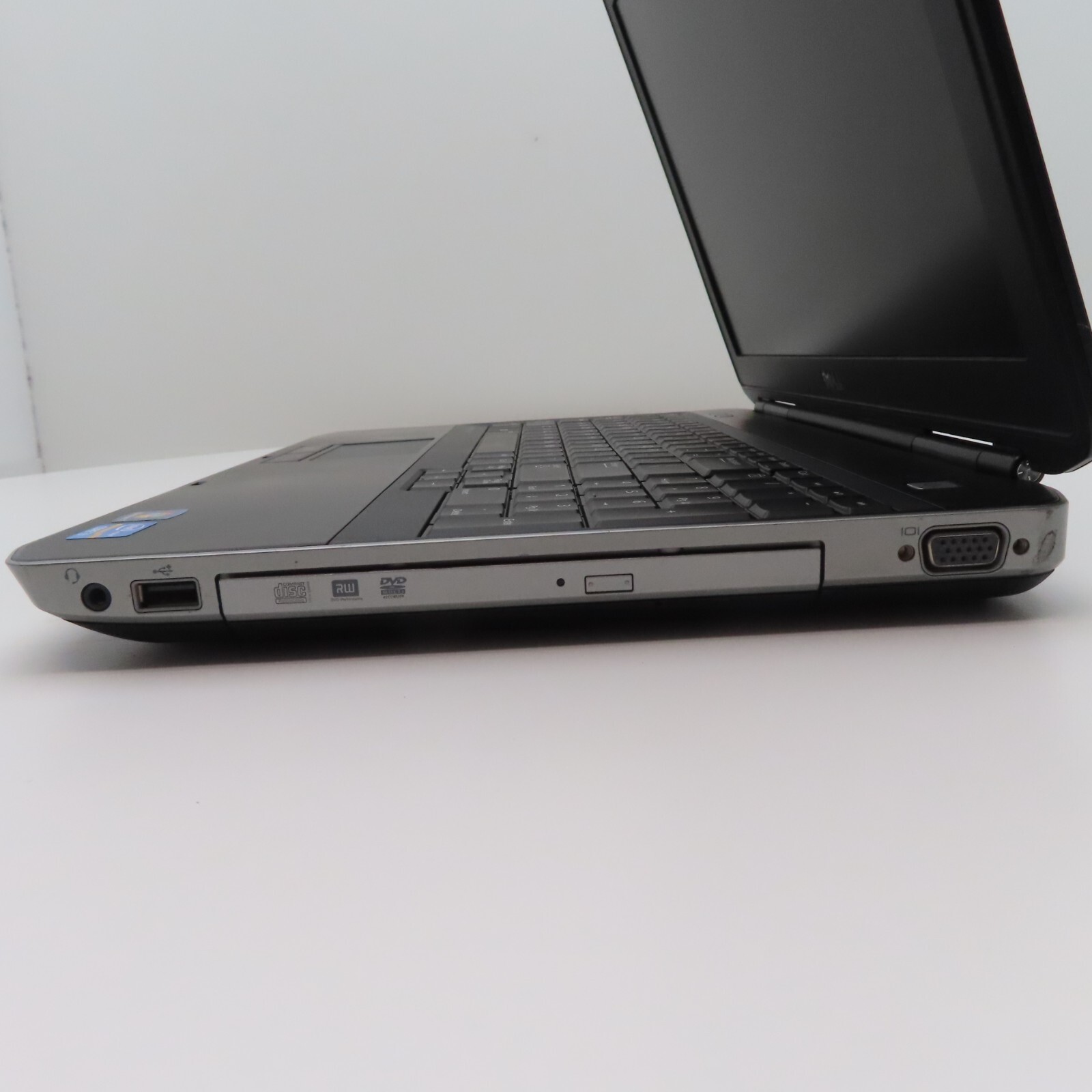 Dell Latitude E5530 Laptop Intel Core i3 2.40GHz 2 Cores 4GB DDR3 SDRAM