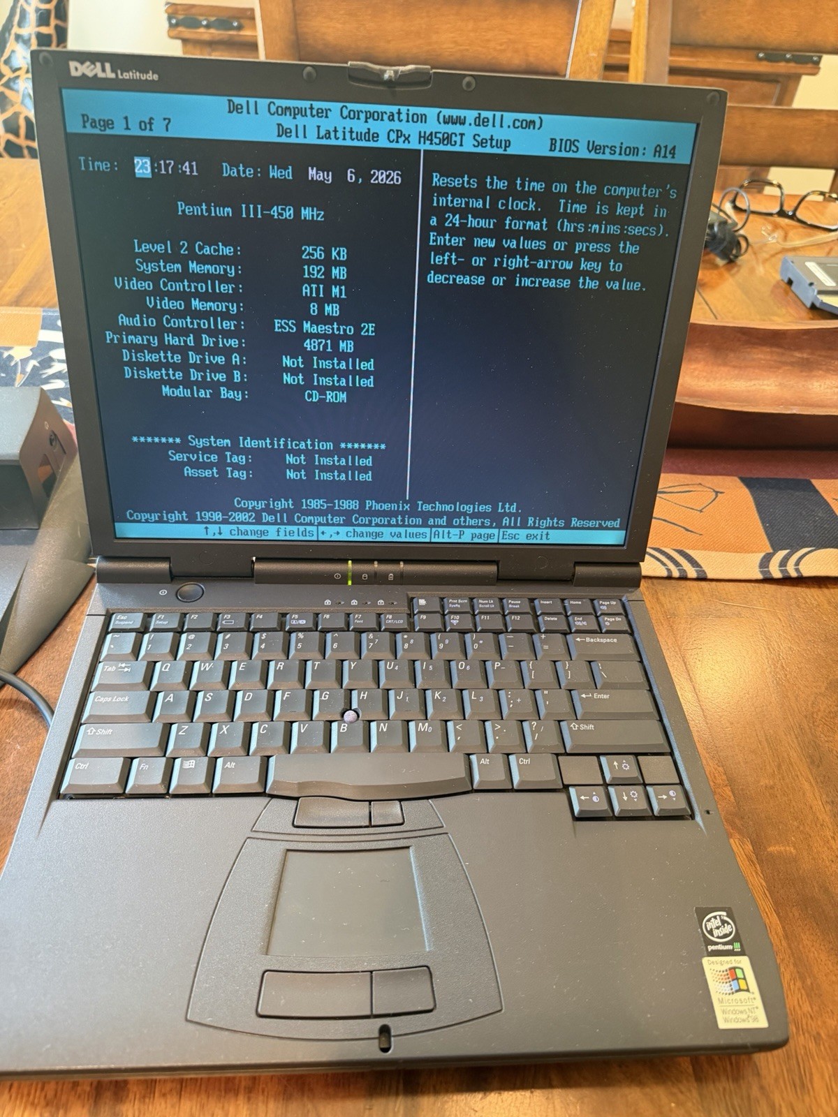 Dell Latitude CPx H450GT Pentium III 450MHz 192MB 4GB Win98SE Serial Parallel