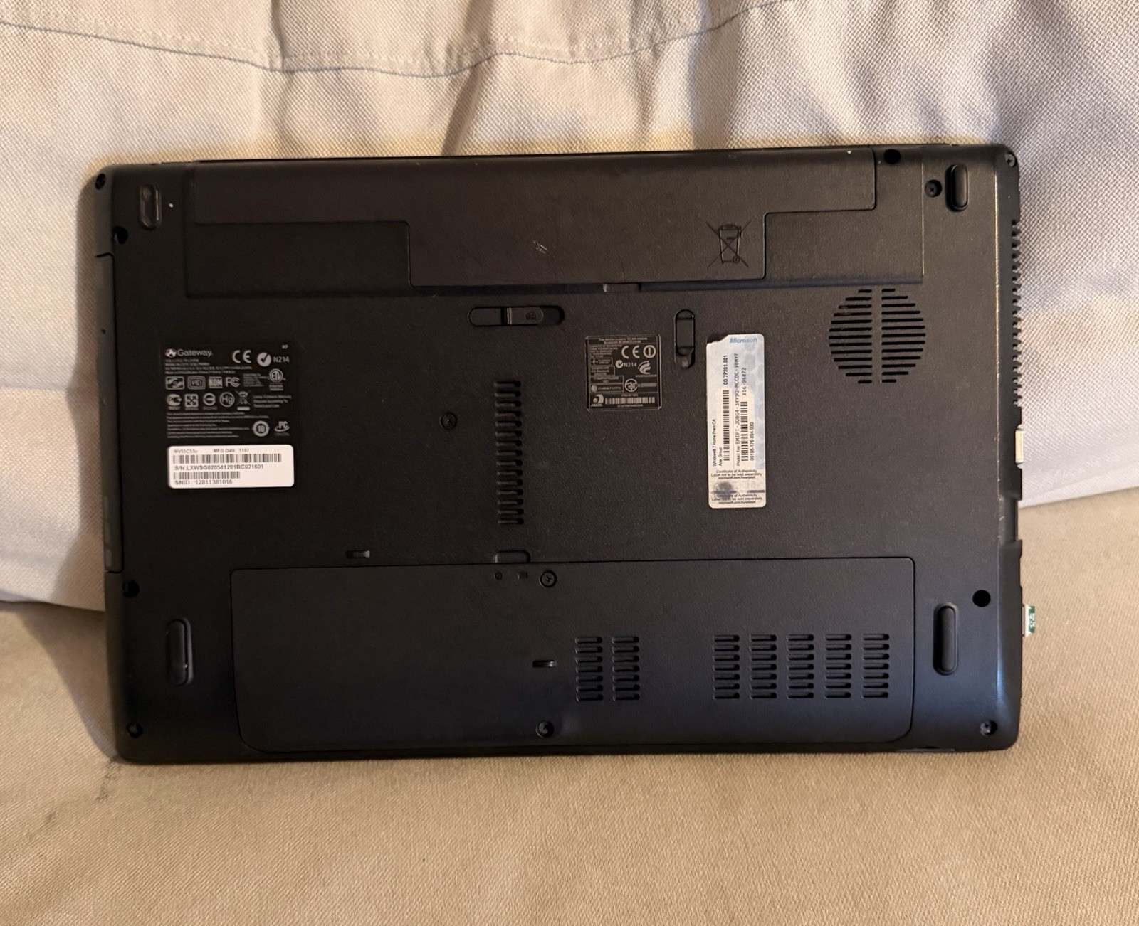 Gateway NV55C Laptop Intel Pentium P6100 3GB RAM 320GB HDD 15.6″ HDMI Webcam DVD