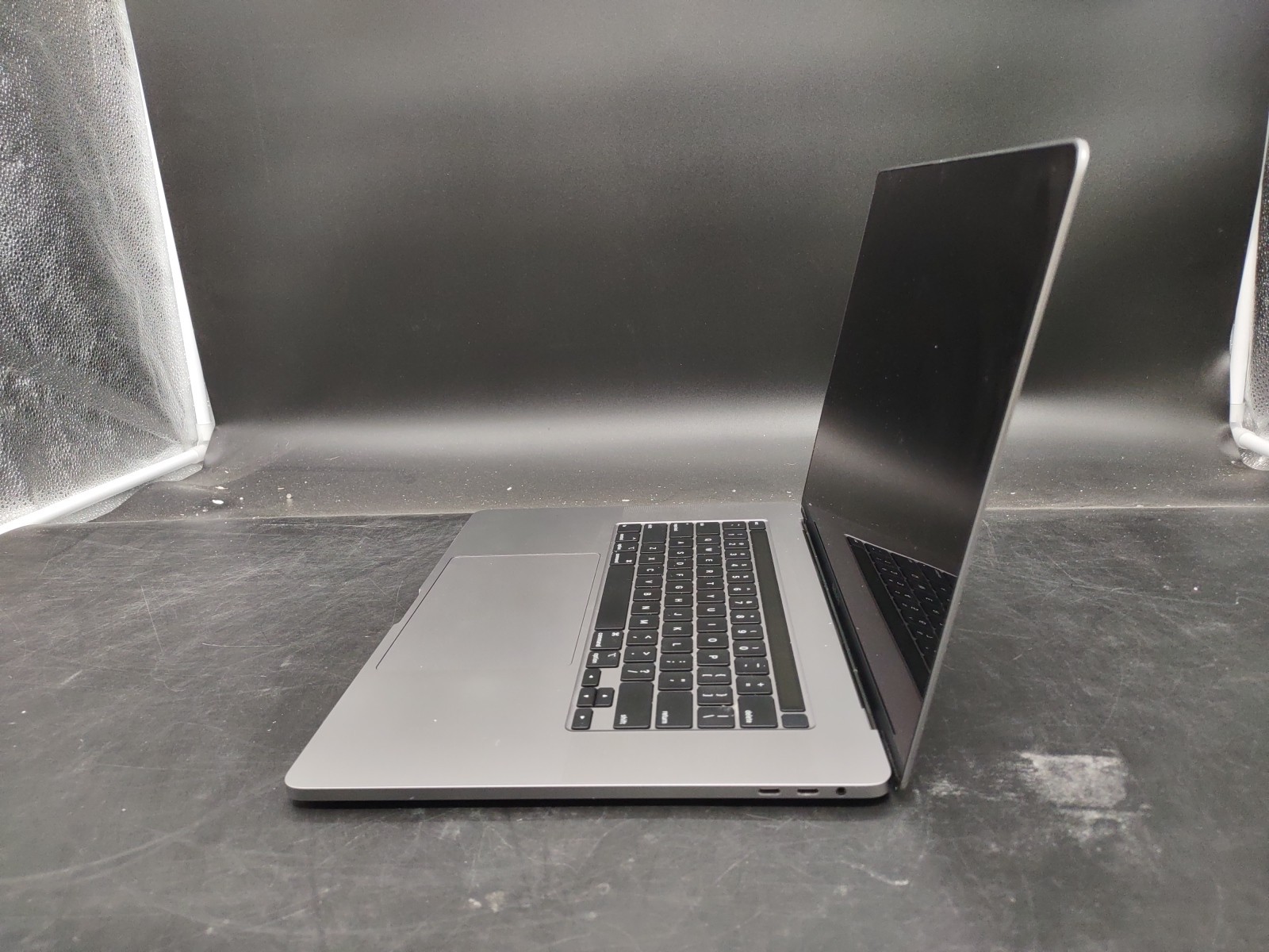 Macbook Pro 16,1 A2141 i7 9750H @ 2.60GHz 16GB RAM 500GB NVME Ventura OS