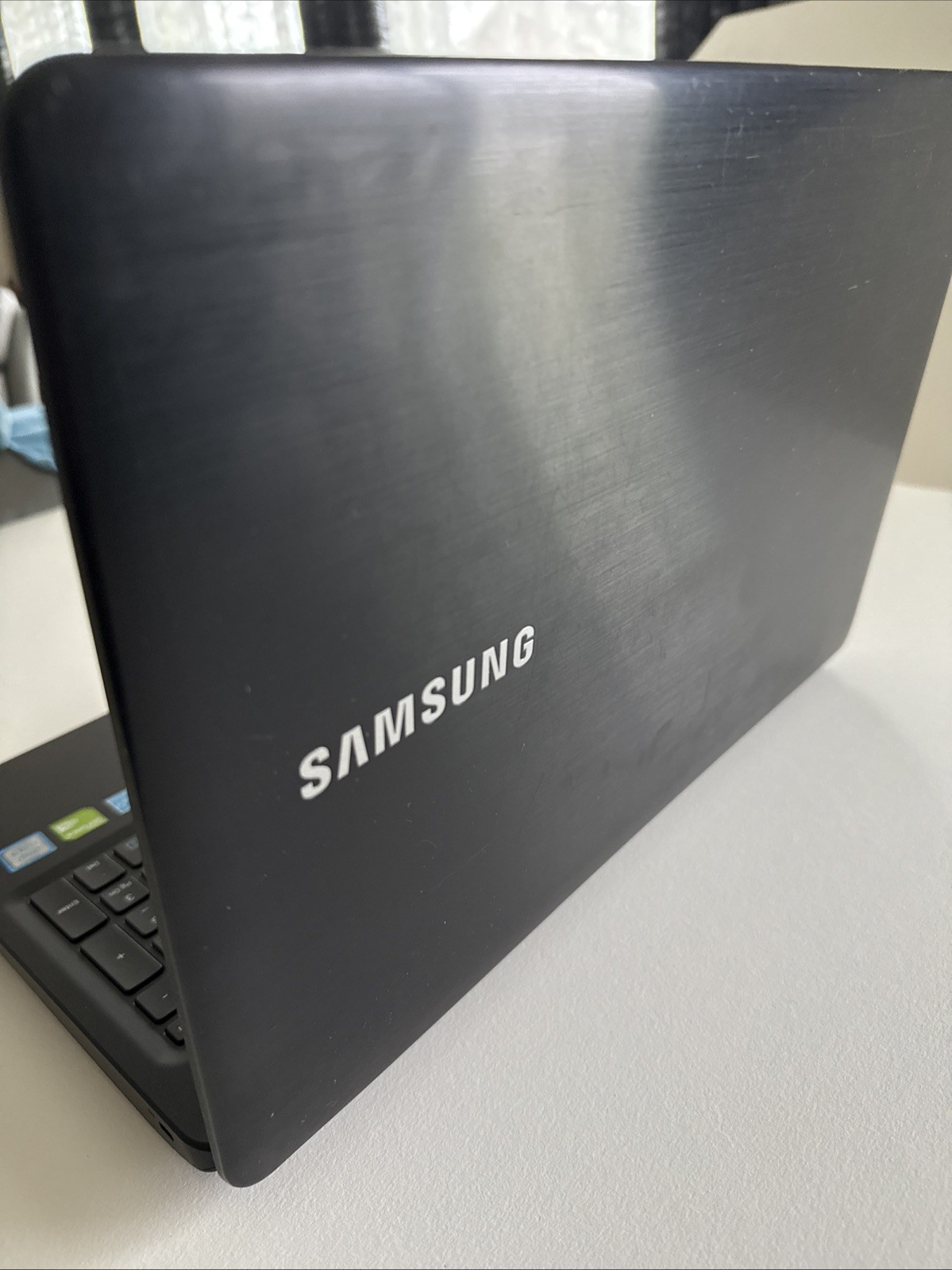 SAMSUNG NP530E5M X01US | INTEL CORE I5-7200U 2.50GHZ No Ram No HDD No Adapter