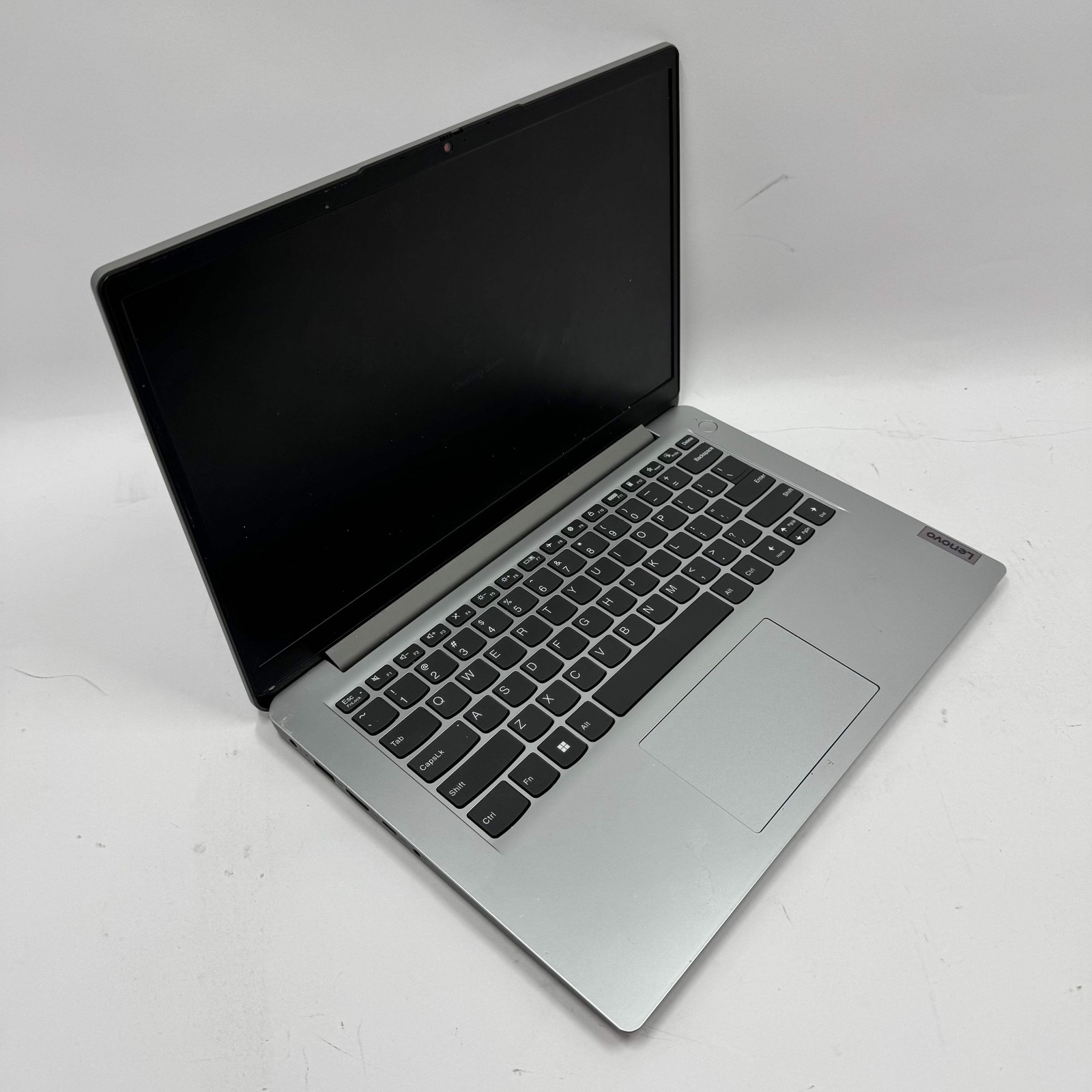 Lenovo IdeaPad 1 82V6 13.3″ Celeron N4020 1.1GHz 4GB RAM 64GB SSD