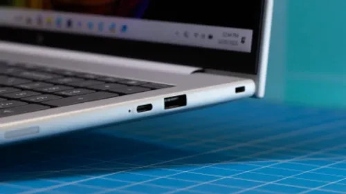 HP EliteBook 8 G1a 14.0″, Ryzen 7 250, 32 GB, 1 TB, WIN 11 PRO, AZ4Y8AV