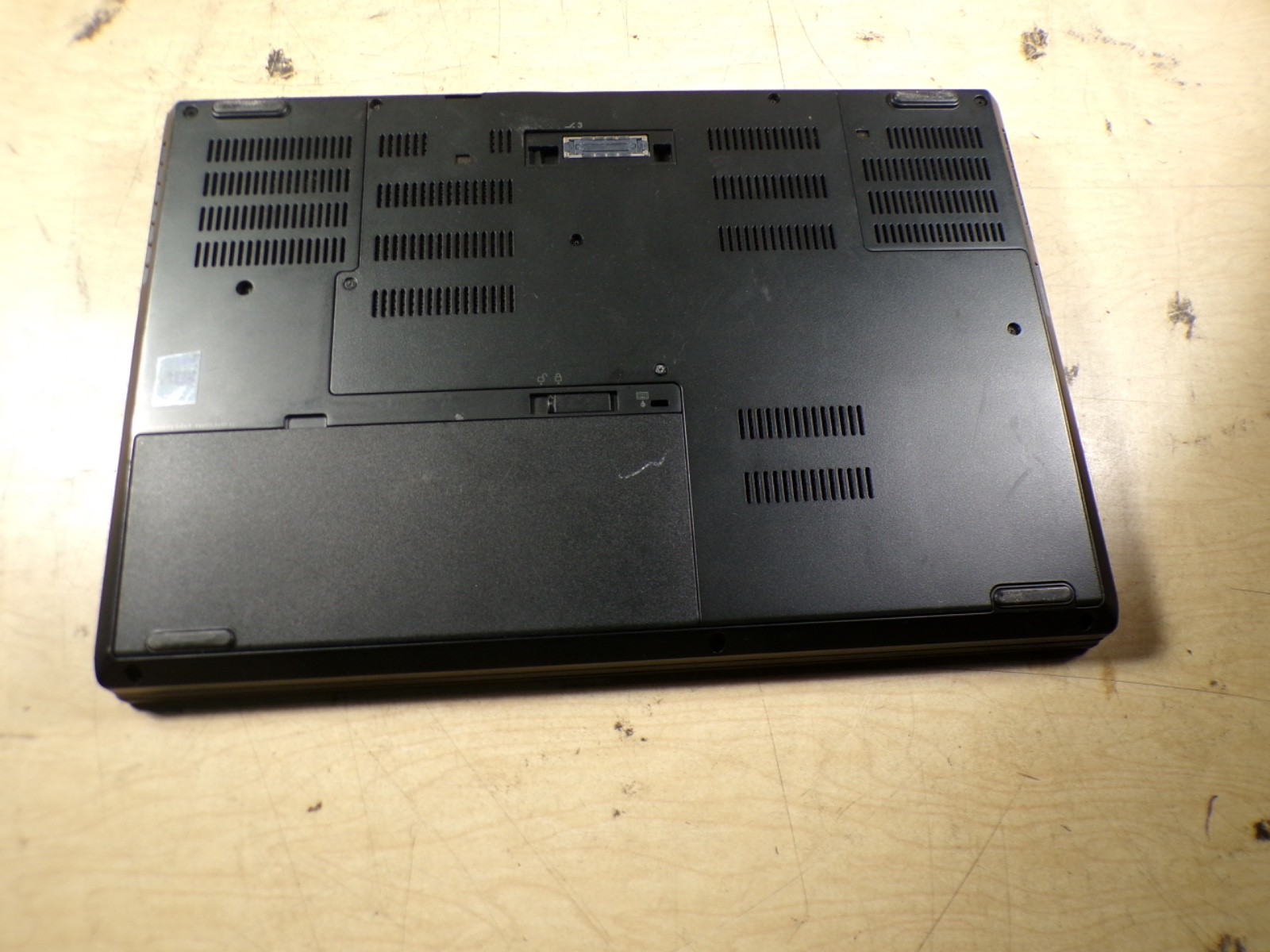 THINKPAD P50 INTEL XEON E3-1505M 2.80GHZ 8GB RAM **NO HD/ NO CADDIE/ NO OS