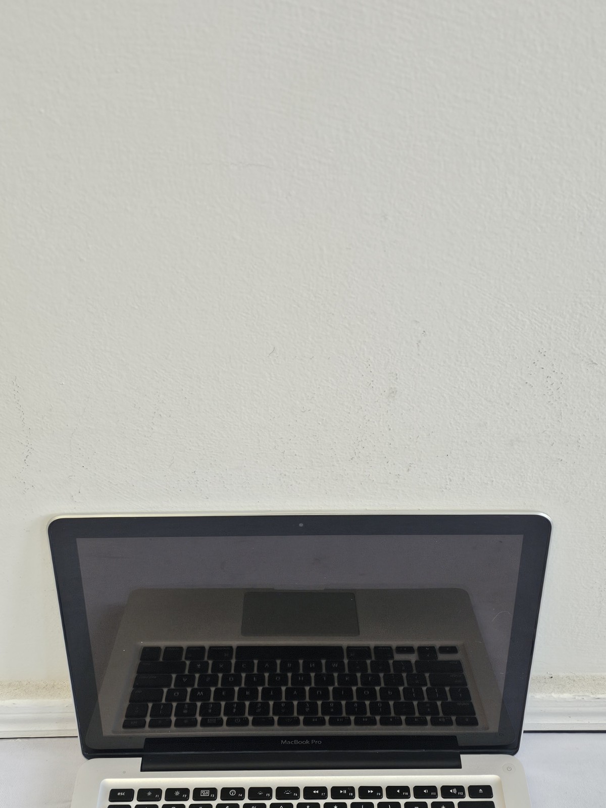 Apple MacBook A1278 Laptop – Intel Duo P8600 – 4GB RAM – BAD BATT – Parts – READ