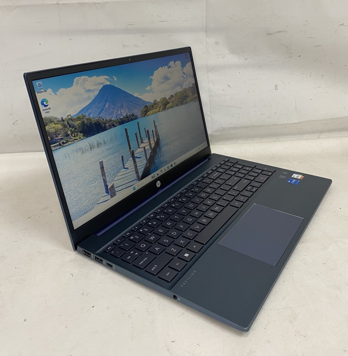 HP Pavillion 15″ 256GB/12GB Laptop Model: 15t-eg300 (CMP124961)