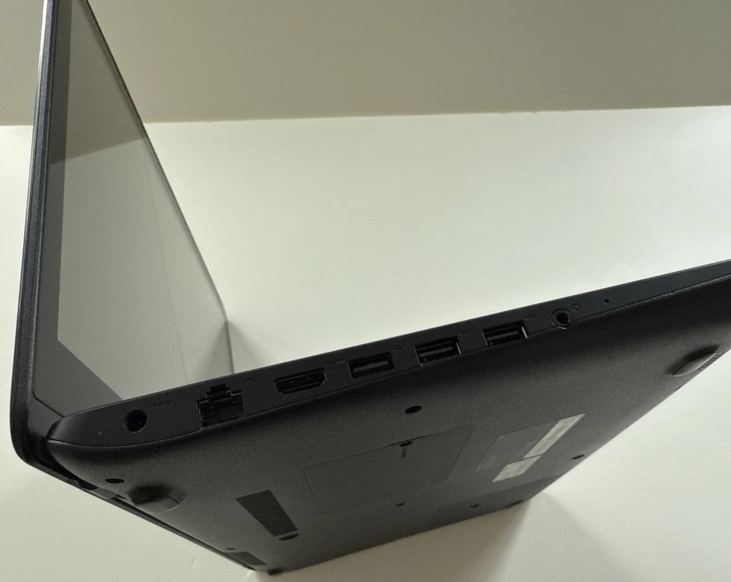 SAMSUNG NP530E5M X01US | INTEL CORE I5-7200U 2.50GHZ No Ram No HDD No Adapter