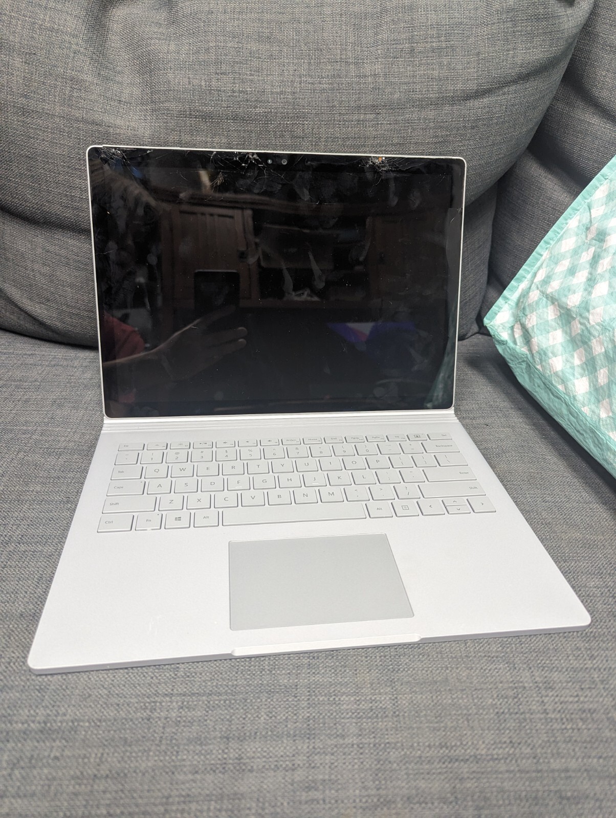 Microsoft Surface Book 1st Generation ( 128GB i5 8GB) Read Description