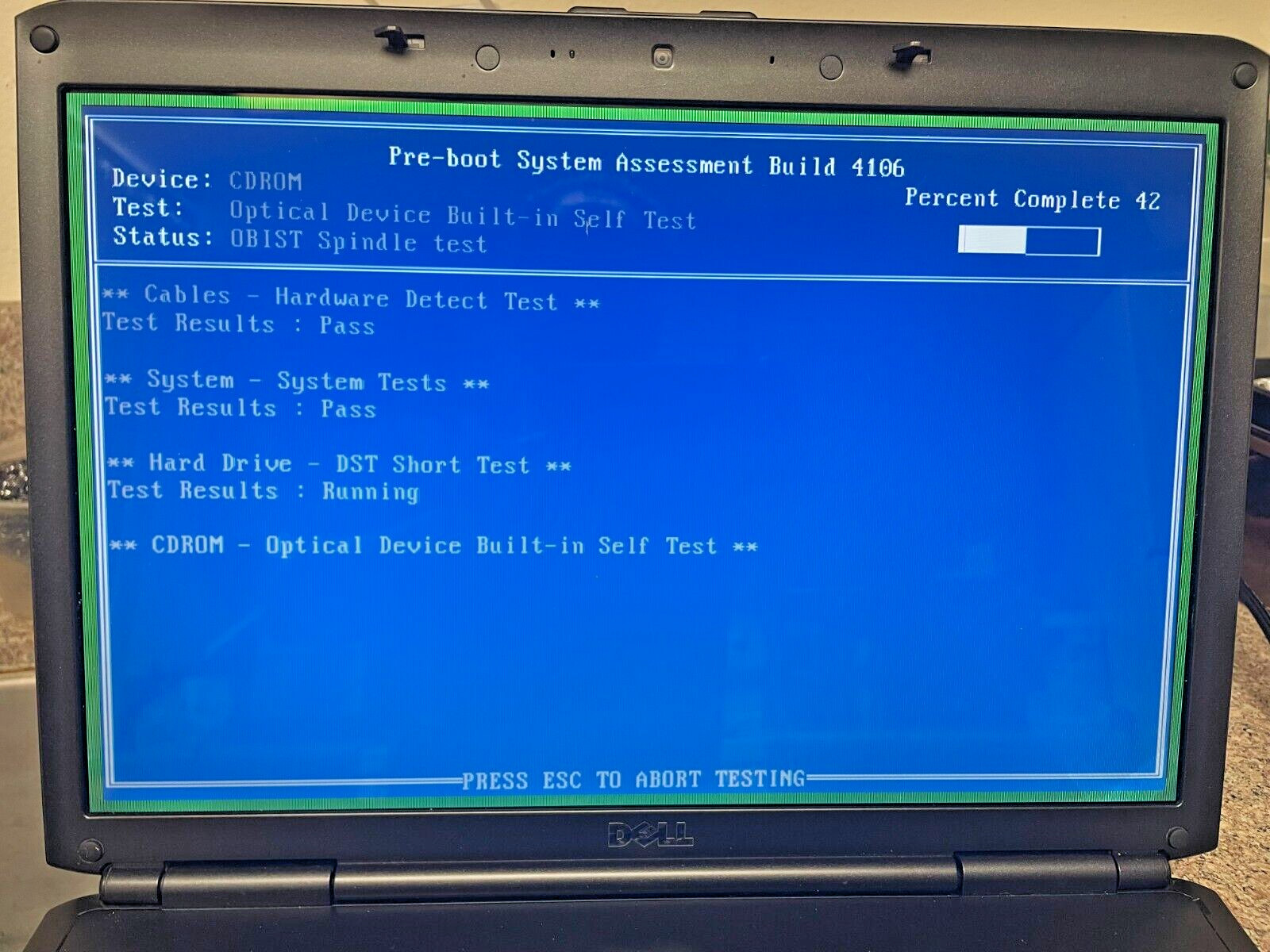 Dell Vostro 1700 Intel core Duo pro 2.00 GHz 3072MB RAM 320 320 GB HDD