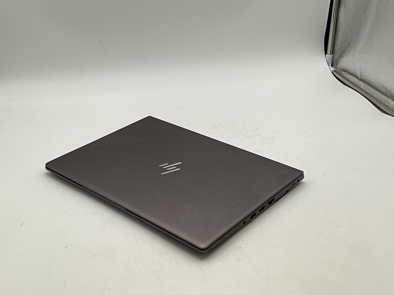 HP ZBook 14u G5 4VY18US i7-8650U 1.90G 8GB no os NVMe LAPTOP 5CG833382J
