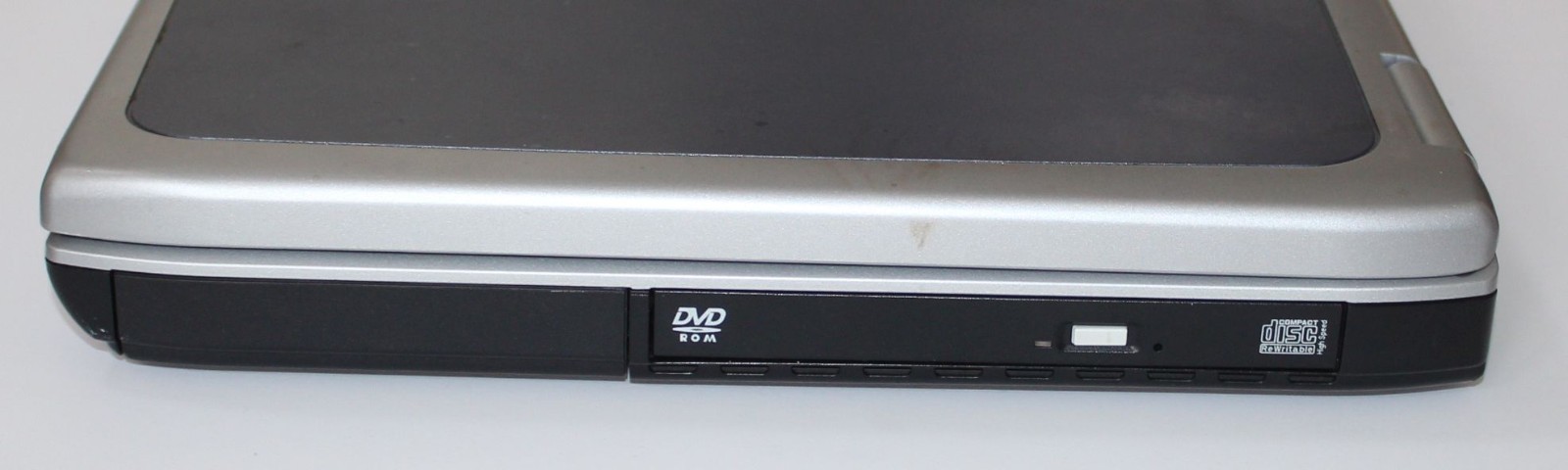 Old HP Pavilion ze4900 Laptop CELERON M for Windows XP – No HDD – As-Is