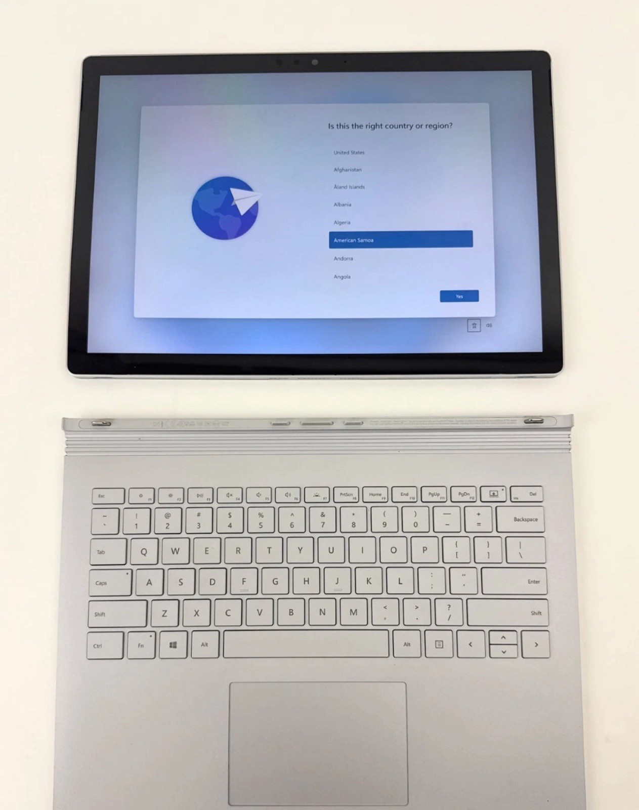 Microsoft Surface Book 2 1832 13.5″ i5-7300U 2.6GHz 8GB 256GB SSD WIN 10