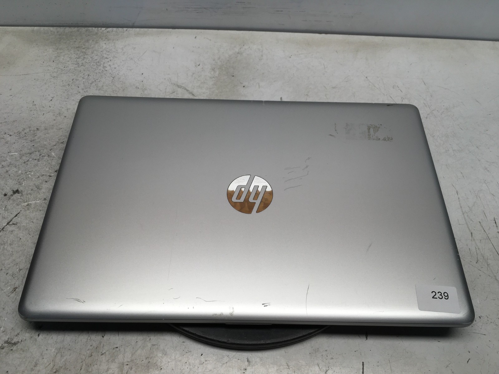 HP 17-CA1 AMD Ryzen 3 3200U 2600MHz 8 GB NO HDD