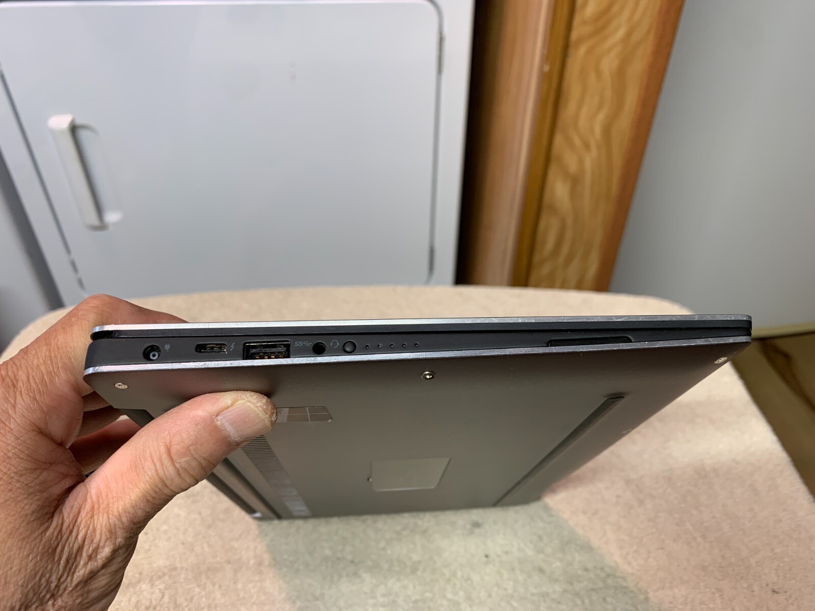 Dell XPS 9360, i5 7300u, 8 GB – 256 GB M2 NVMe SSD Windows 11 Pro # D82R5H2
