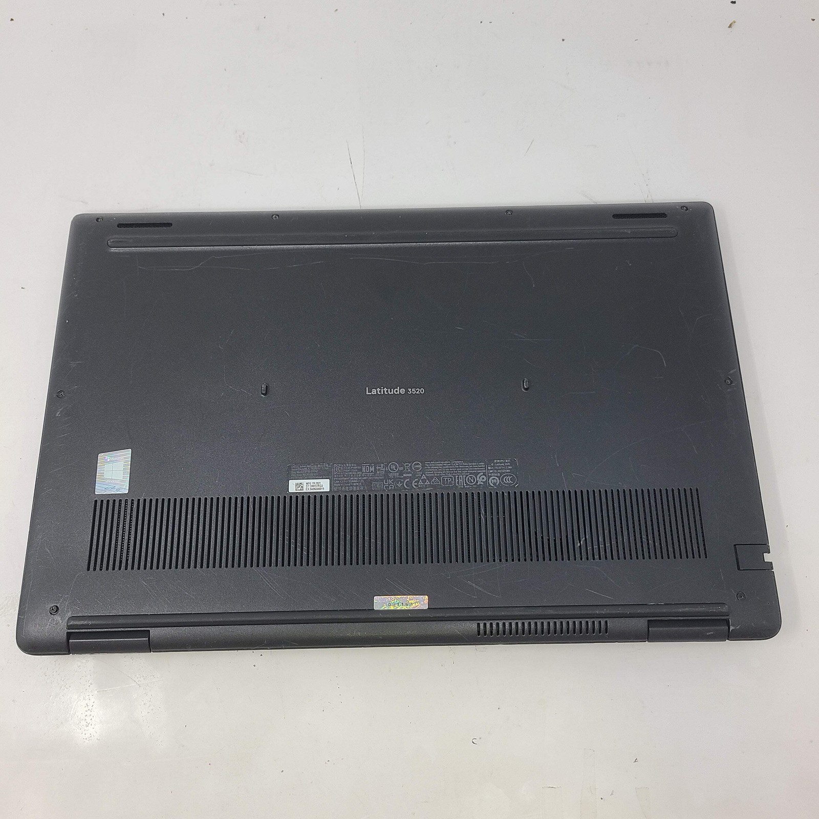Dell Latitude 3520 15.6″ i5-1135G7 2.4GHz 16GB RAM 256GB SSD