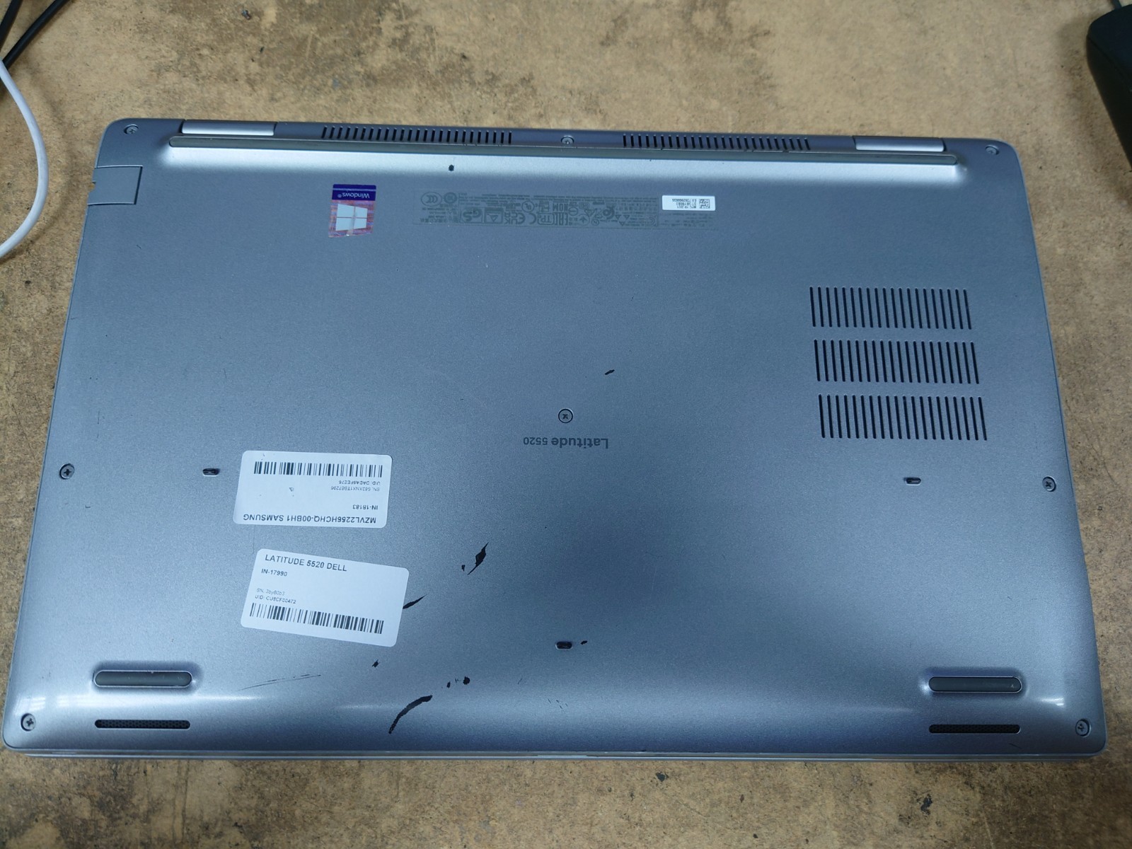 Dell Latitude 5520 15.6″ FHD i5-1145G7 8GB RAM 256GB SSD No OS