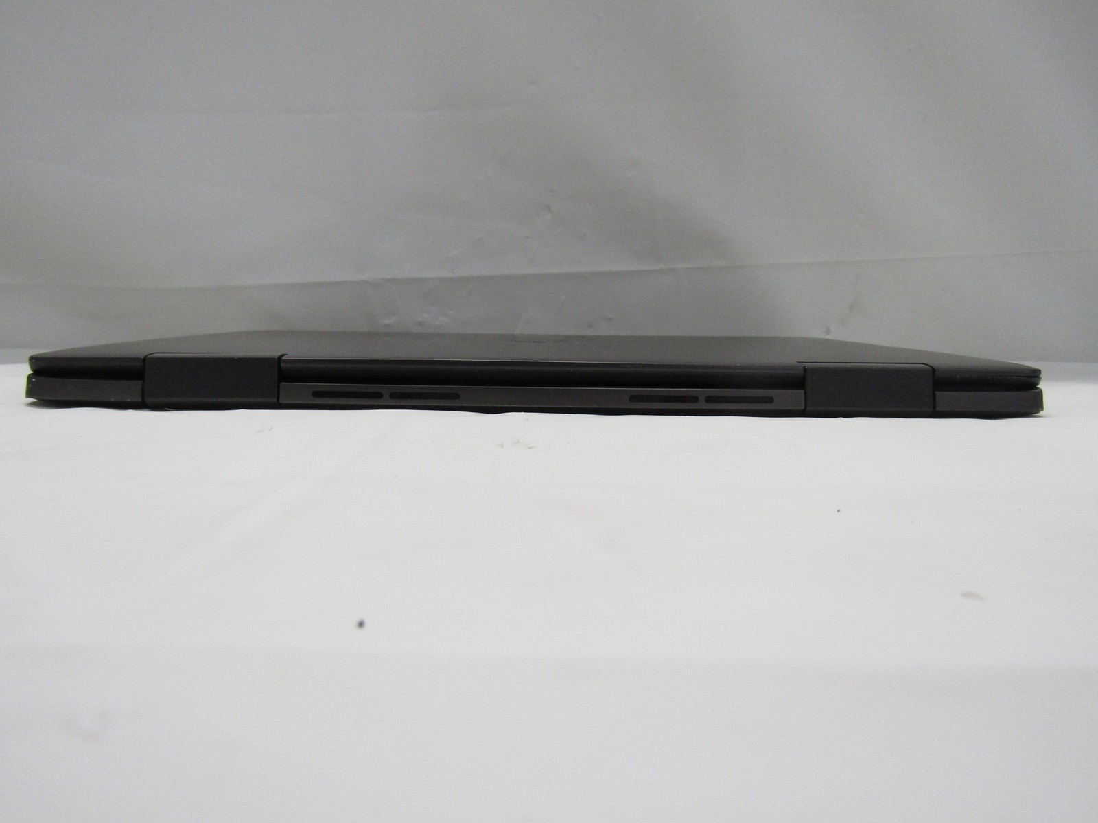 Dell Inspiron 7586 2-in-1 1.8GHz i7-8565U 16GB RAM 512GB SSD Nvidia MX150 NO OS