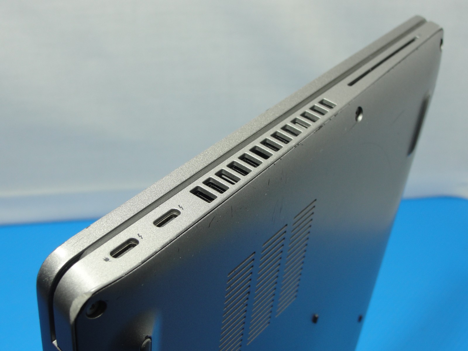 Dell Latitude 5430 14″ FHD 4G LTE i5-1235U 1.3GHz 16GB 256GB SSD W11Pro+PA