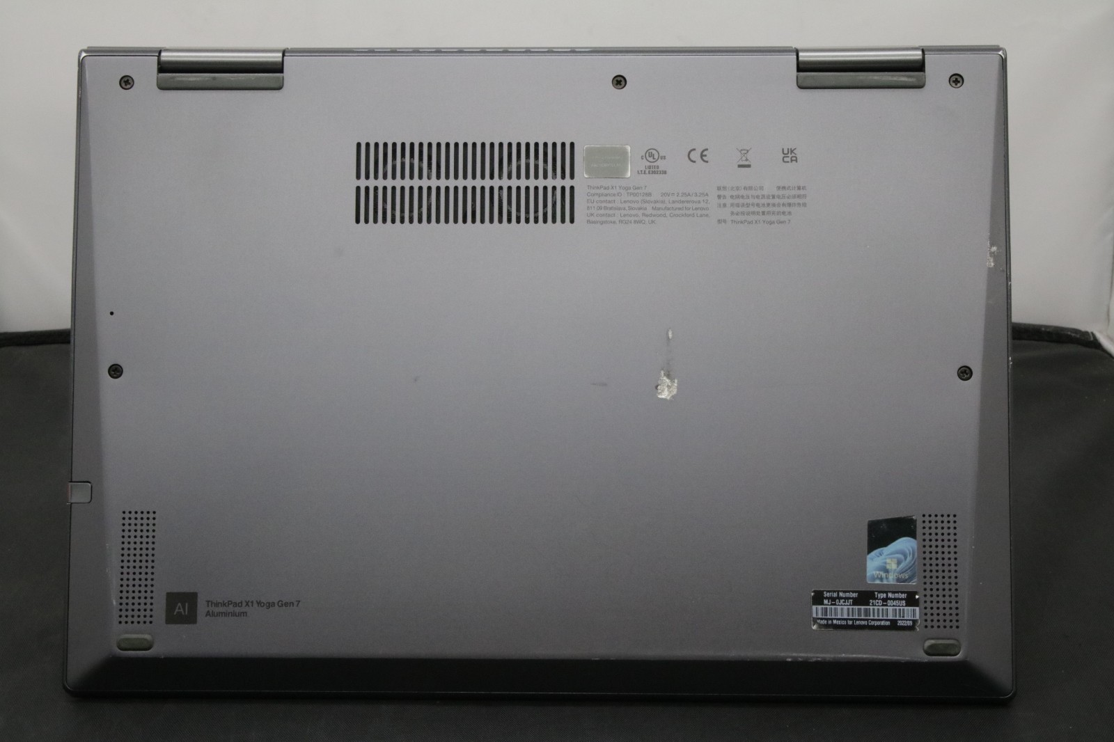 Lenovo ThinkPad X1 Yoga Gen 7 – i5-1235U – 16GB, 256GB, Windows 11 +Adapter