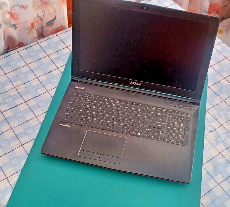 MSI MS-16J2 gaming laptop/ Windows 11 Super Lite/8 GB RAM/500 GB SSD/NEW BATTERY