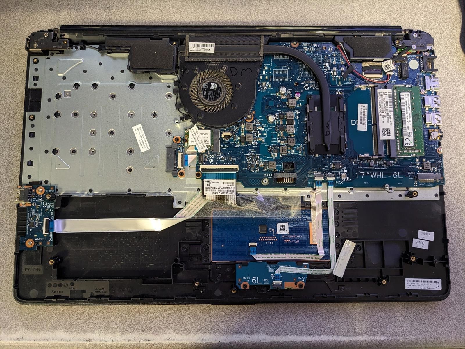 HP 17-BY1053DX i5-8265U @ 1.60GHz, 8GB RAM, NO HDD/OS – (PARTS)