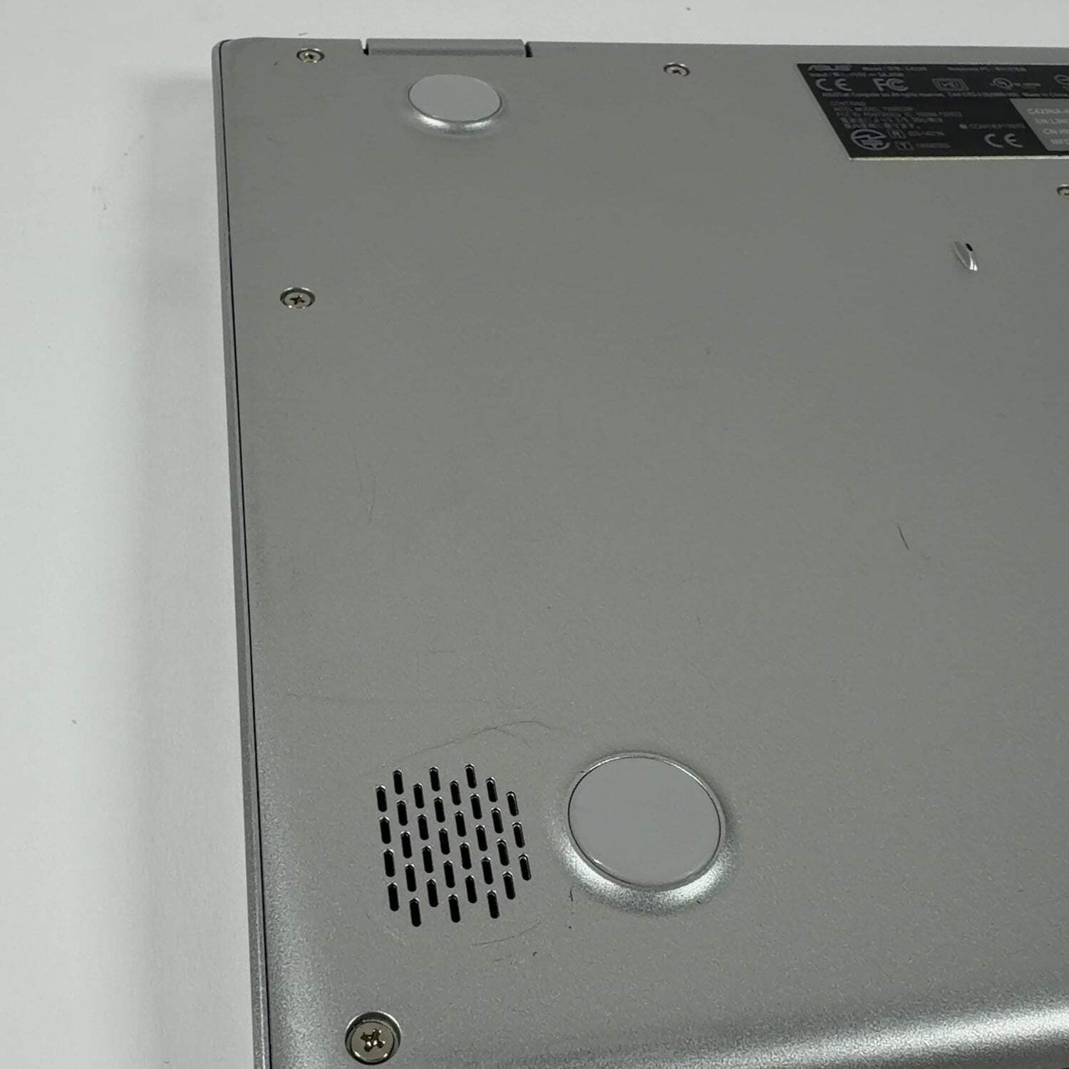 Asus Chromebook CX1 C423N 14″ Celeron N3350 1.0GHz 4GB RAM 64GB SSD