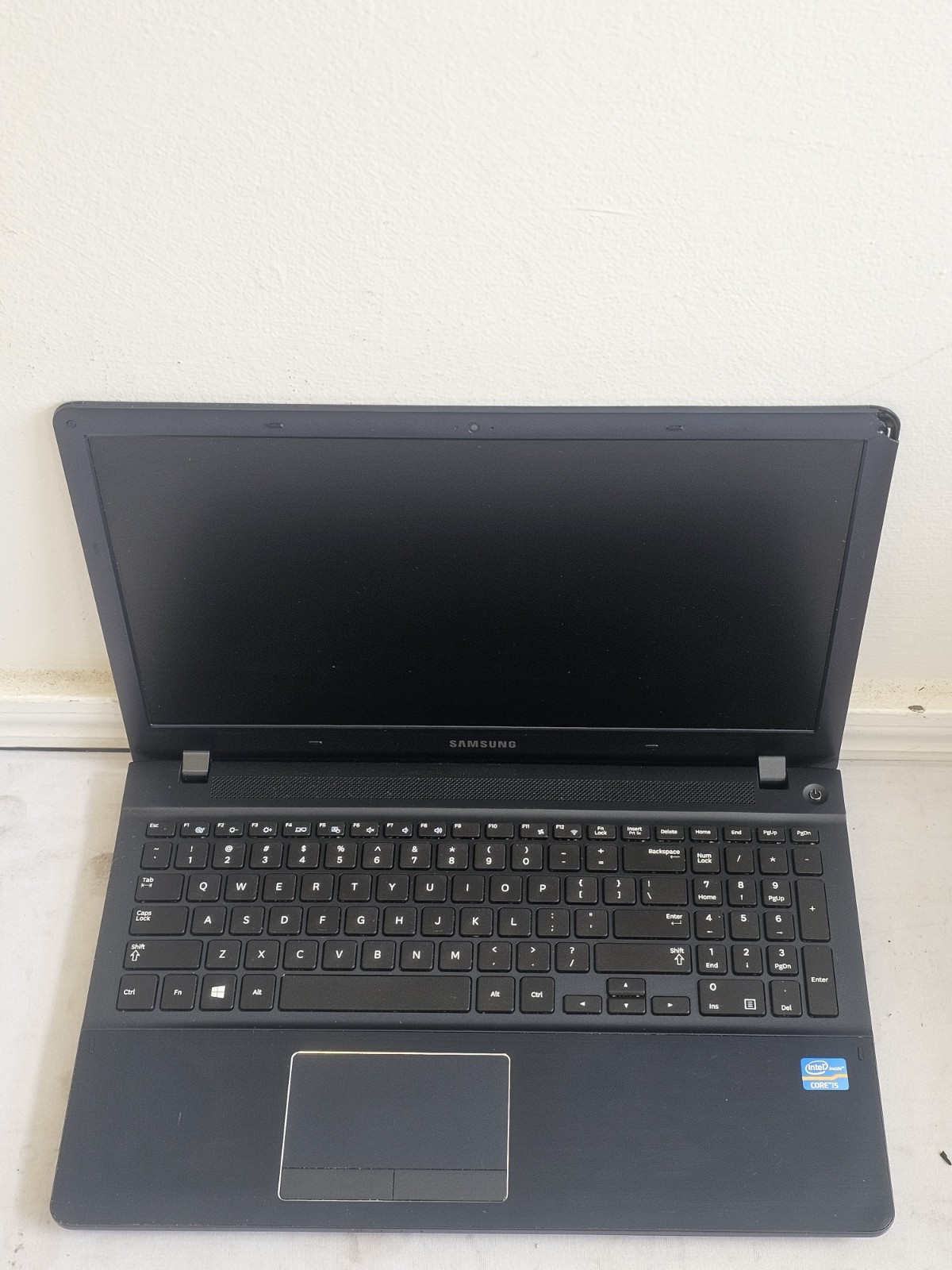 Samsung NP470R5E Laptop – i5-3230m – 6GB RAM – BAD BATT – Parts/Repair – READ