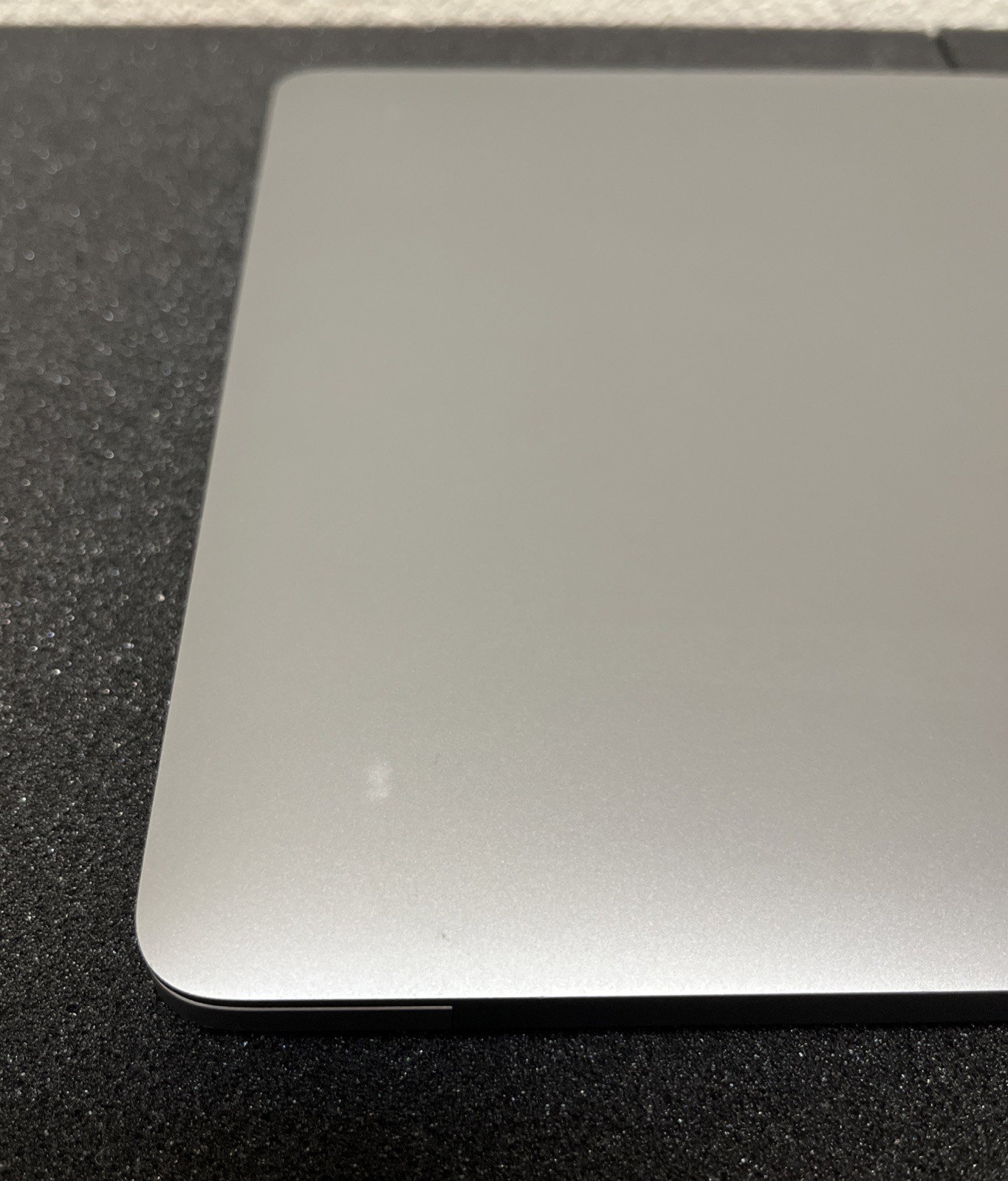 Apple MacBook Pro 2020 A2251 13.3″ i5-1038NG7 16GB 500GB NVME Laptop- Grade B