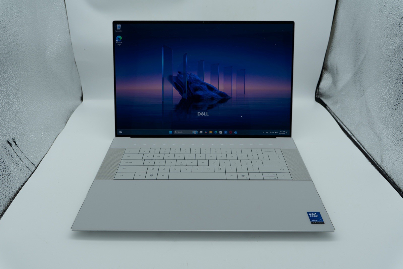 Dell 16 (XPS 16) Premium, 4K OLED Touch, Ultra 7 255H 32GB 1TB RTX 5050