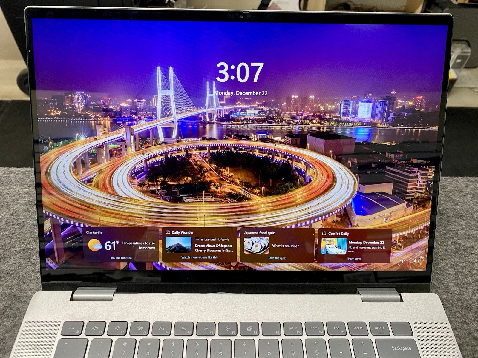 Dell Inspiron 7630 (2-in-1) 16 FHD+ TOUCH 2.2GHz i7-1360P 16GB 256SSD Excellent