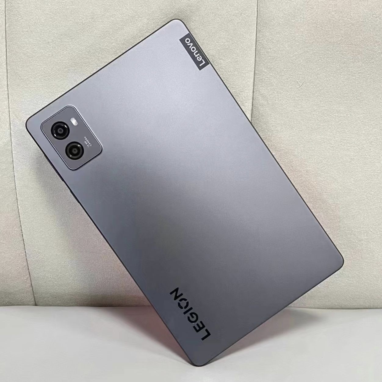 Lenovo Legion Y700 (2023)8.8” 13MP Snapdragon 8+ Gen 1 WIFI Android 6550mAh