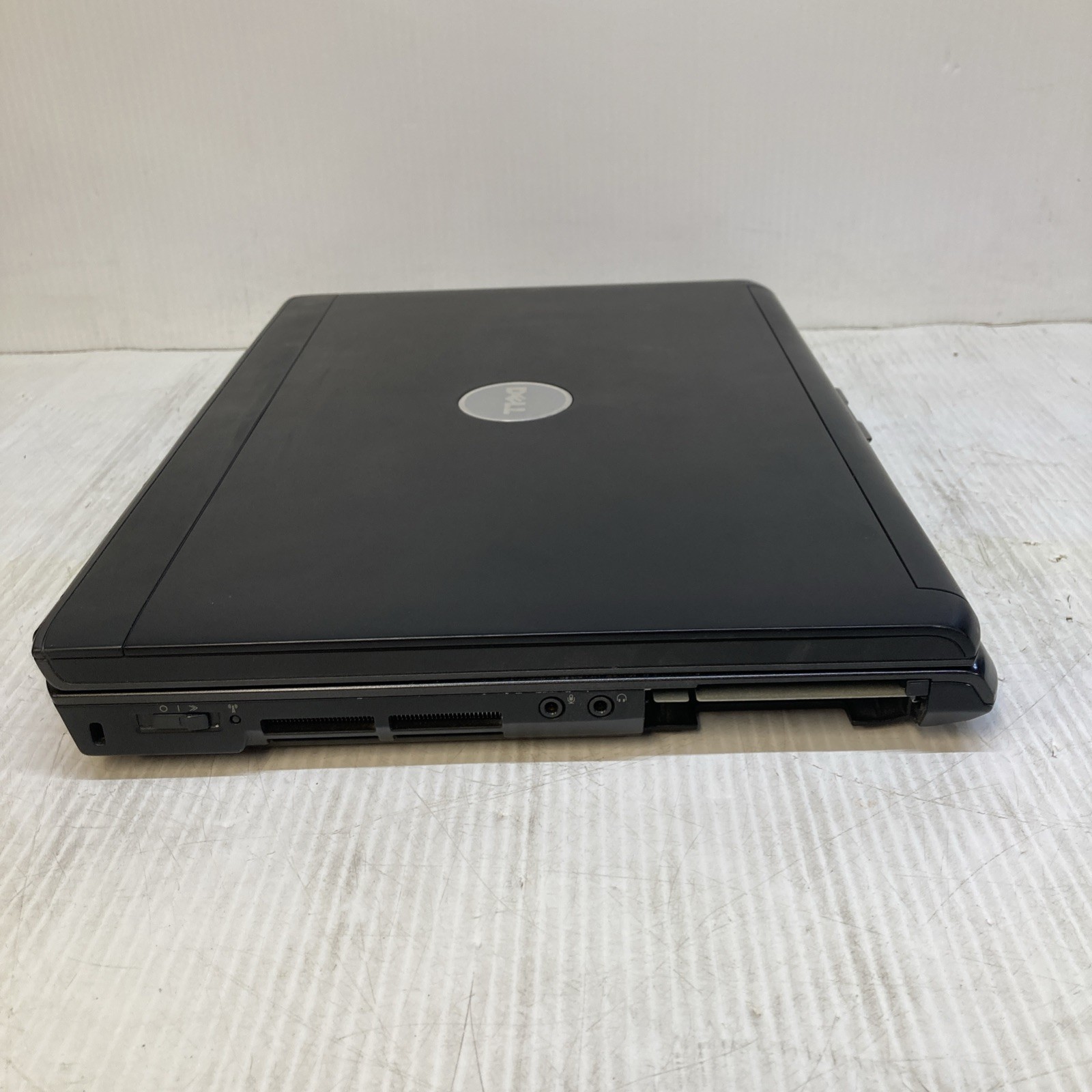 Dell Vostro 1500 Intel Core 2 Duo 1.40 GHz 2 GB no HDD Boot to BIOS