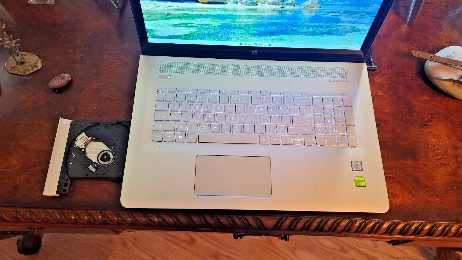 HP ENVY MU Series Full Touch i7@3.5GHz+16GB Ram/512GB SSD/NVIDIA/INTEL GPUs+BLKB