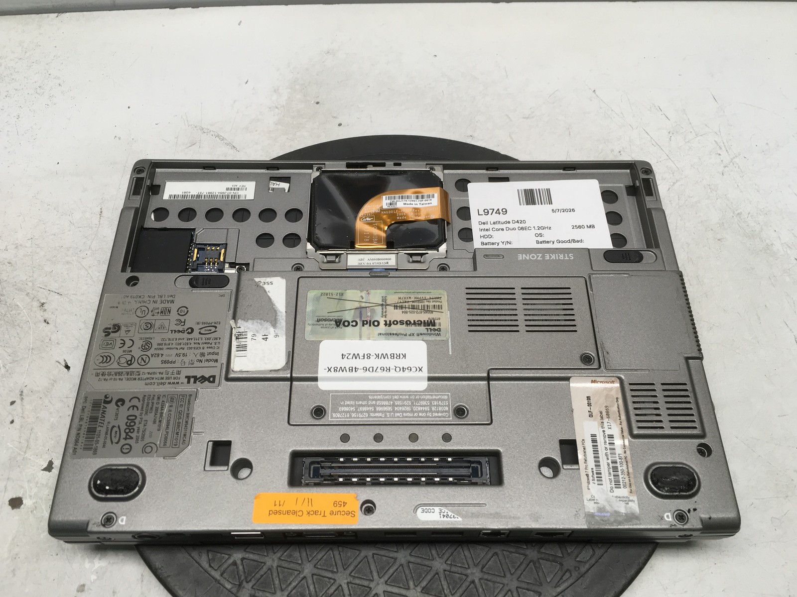 Dell Latitude D420 Intel Core Duo 06EC 1.2GHz 2560 MB NO HDD No Batt