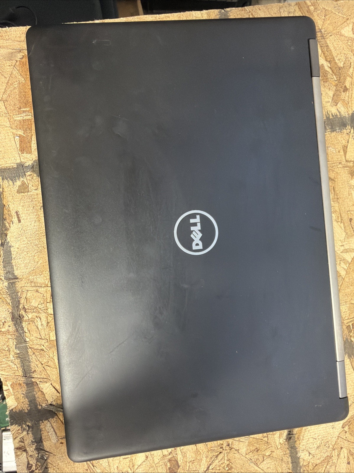 Dell Latitude 5480 14 Inches (Intel Core i5 7th Gen., 2.5 GHz, No SSD No Ram