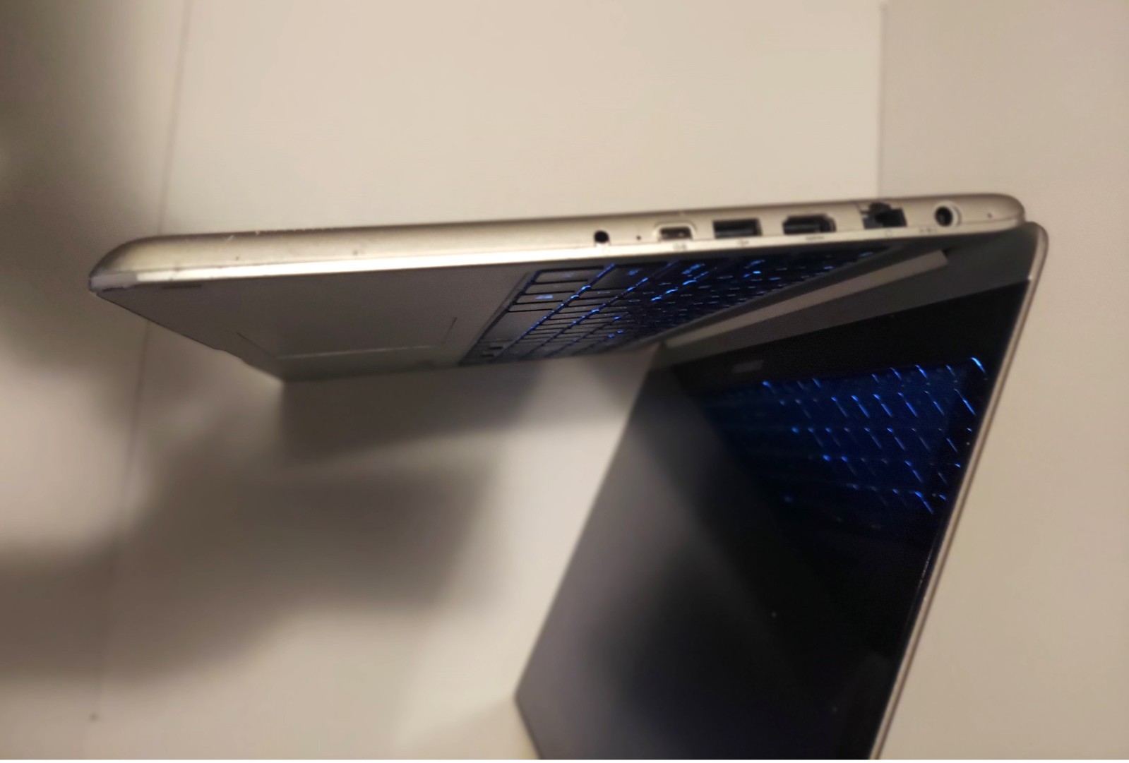 15.6″ Samsung Notebook 7 Spin NP740U5L i7 Touchscreen 16GB RAM 1 TB SSD GPU 2GB