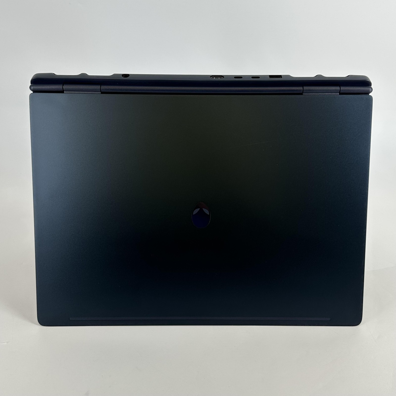 Dell Alienware 16X Aurora 240Hz QHD+ Ultra 7 270HX Plus 32GB 1TB SSD RTX 5070