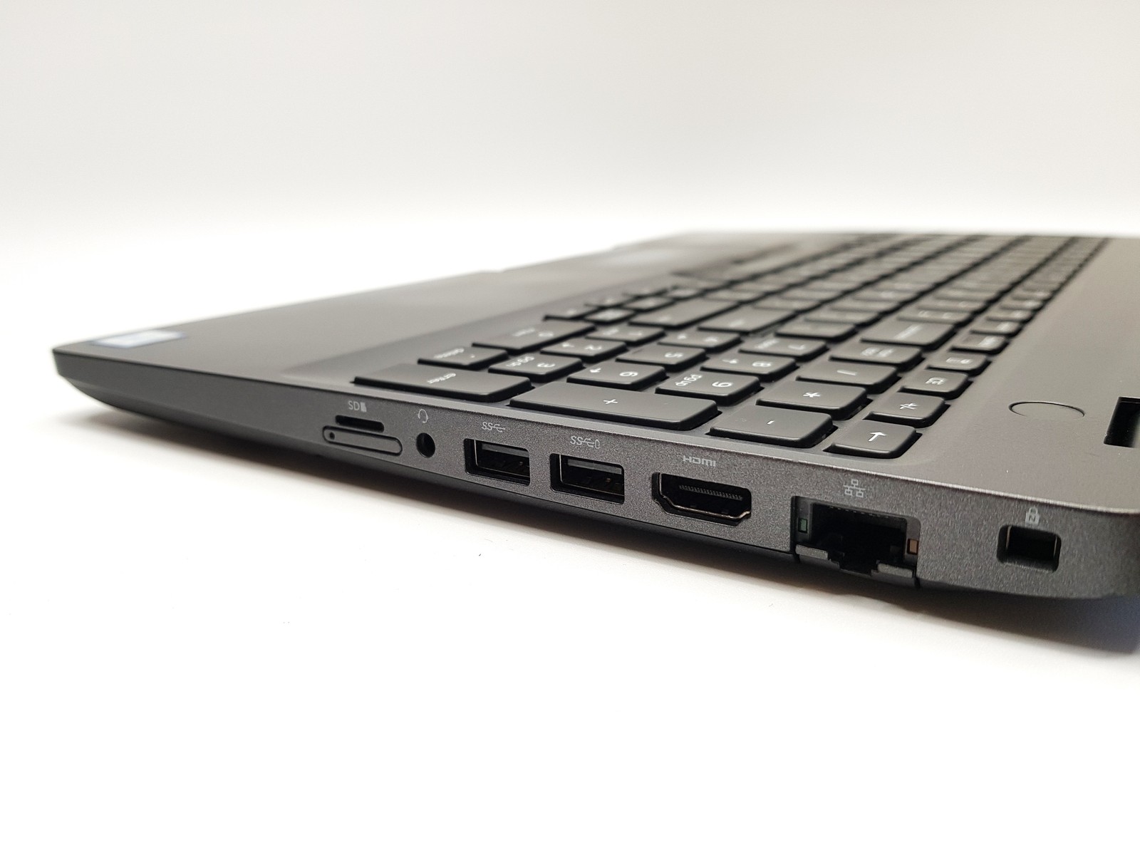 Dell Precision 3541 15.6″ FHD i7-9850H 16GB RAM 256GB SSD nVIDIA P620 W 11 Pro