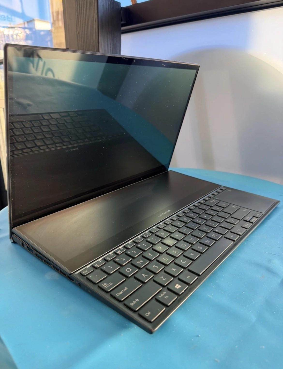 ASUS ZenBook Duo 15.6″ Intel Core i7 NVIDIA RTX SSD Laptop Windows 11 Black