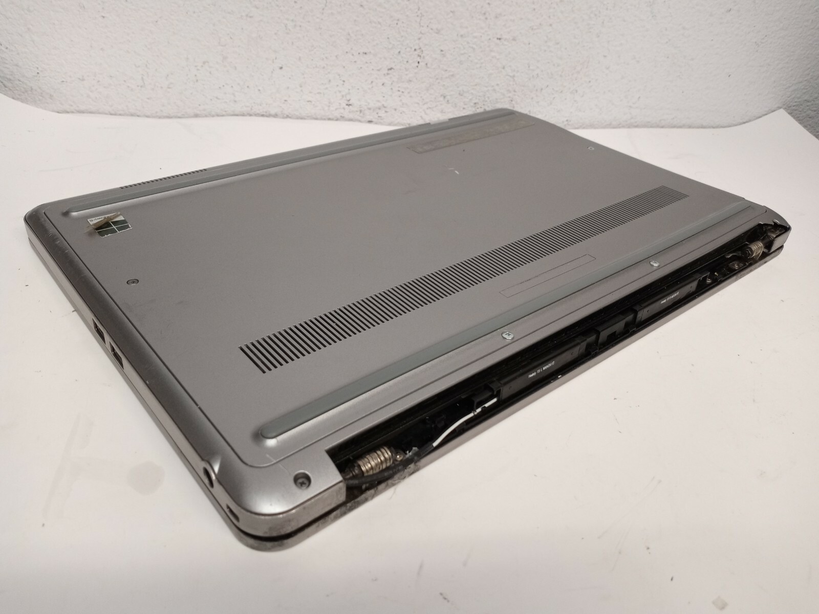 Dell Inspiron 15-7000 Intel Core i3-4210U 1.7GHz 2GB Ram 250GB HDD Win10 *AS IS*
