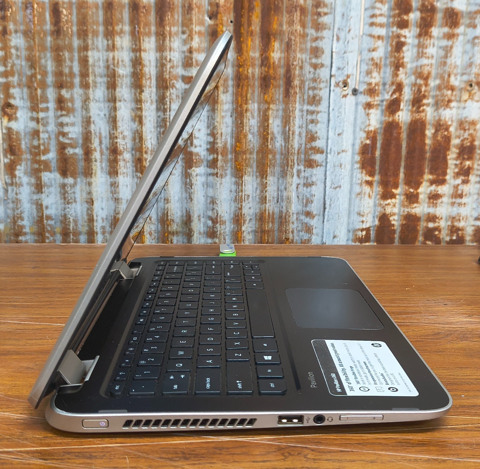 HP Pavilion X360 13-a091nr (Windows 11 / AMD A6-6130 / Radeon / 4GB / 128GB SSD)