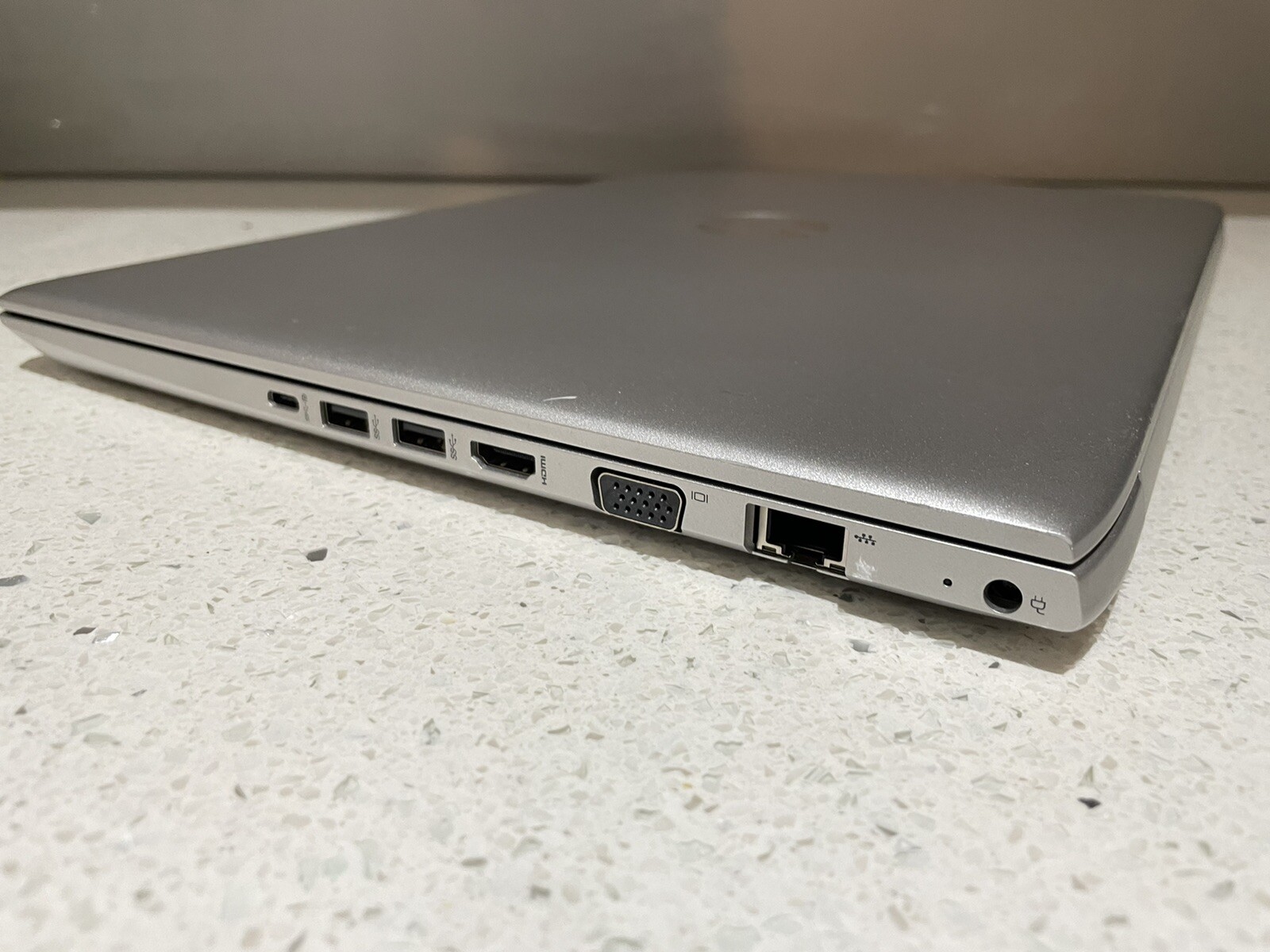 HP EliteBook 850 G3 I7-6600U 8GB 256GB SSD WEBCAM WIFI BT HDMI USB-C 15.6″ W10