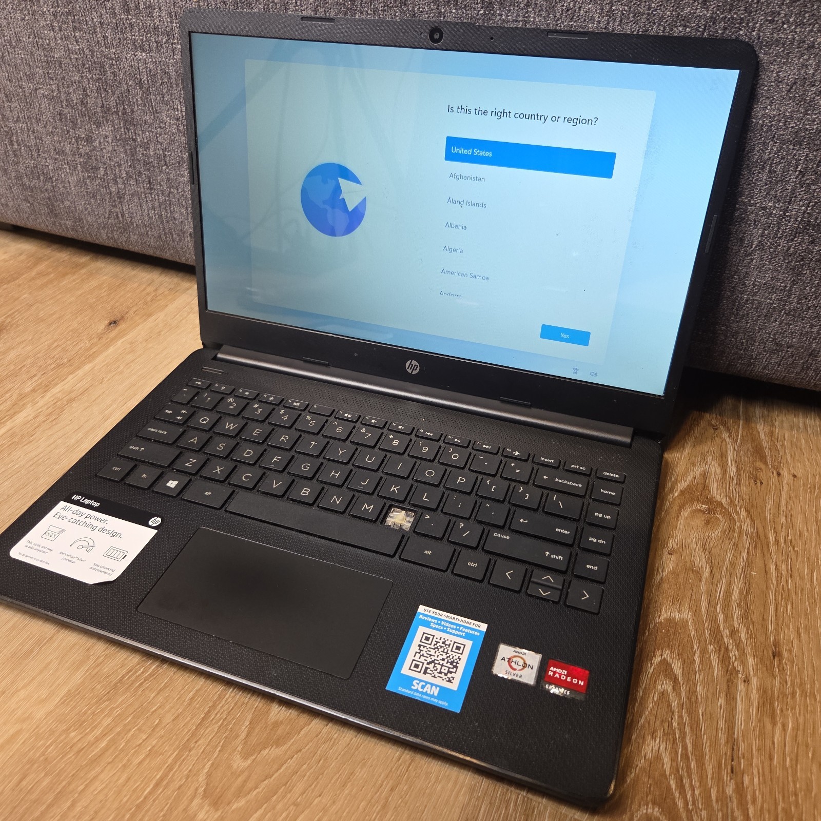 HP 14″ Laptop 14-fq0013dx AMD Athlon Silver Radeon Graphics – Fair / No Charger