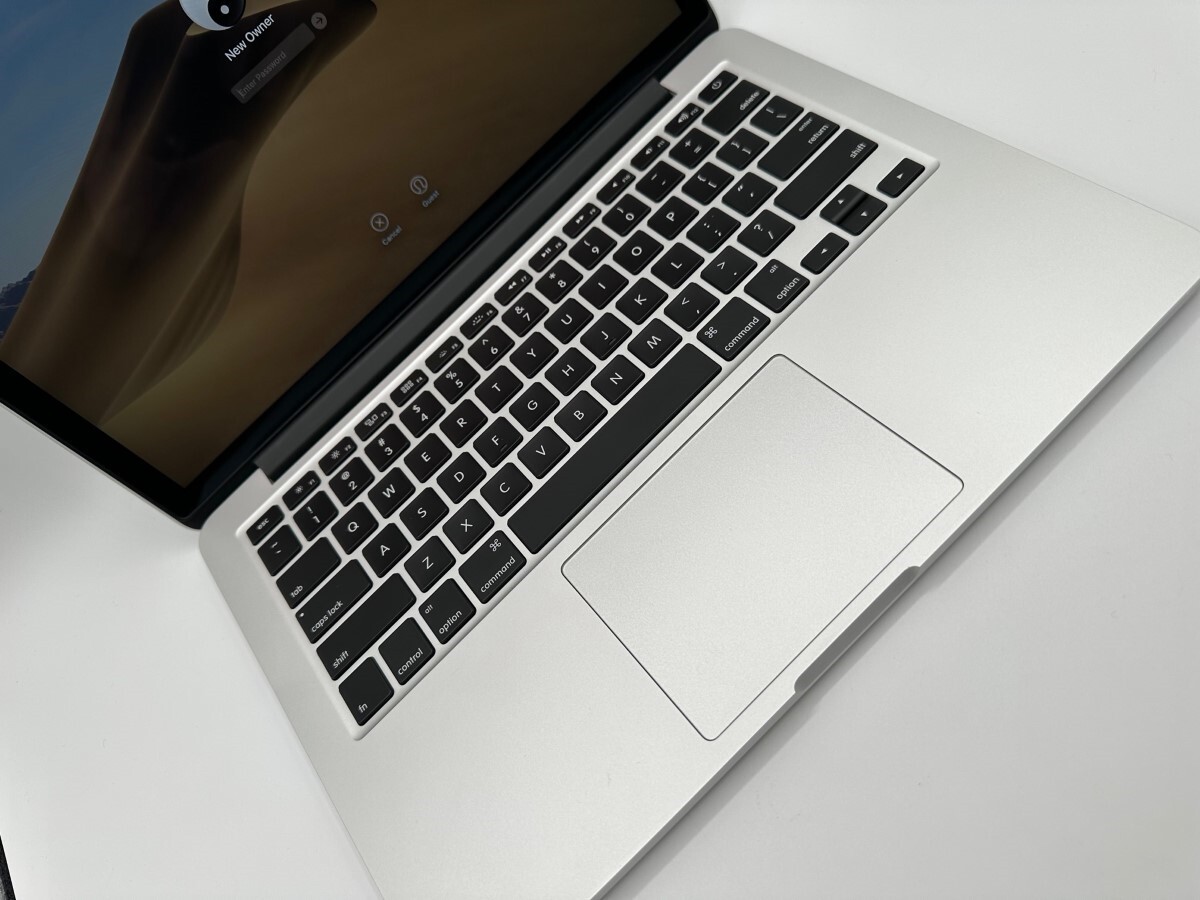 Apple MacBook Pro 13″ A1502 Retina 2.7GHz Core i5, 8GB RAM, 128GB, 2015